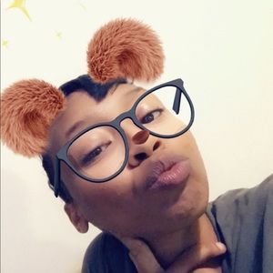 Meet your Posher, Ikeia